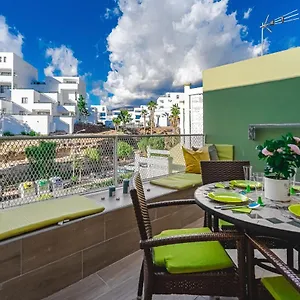 Apartment Orlando. Amazing Location. Completely Renovated!, Costa Adeje (Tenerife)